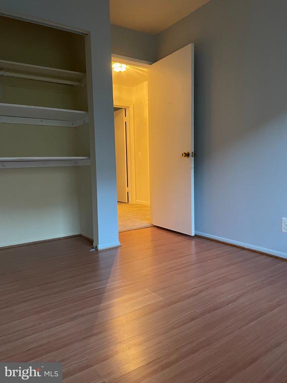 Building Photo - 2615 Glengyle Dr