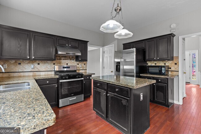 Building Photo - 2315 Hiawassee Dr NW