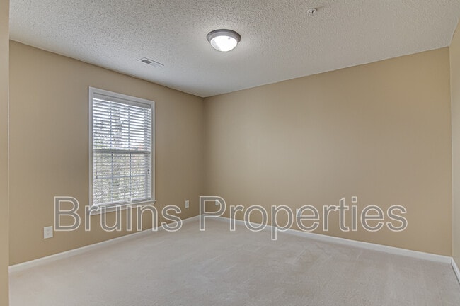 Building Photo - 6113 Hedgecock Cir