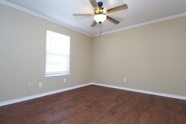 Building Photo - Spacious 3-Bedroom Cantonment Home with Sc...