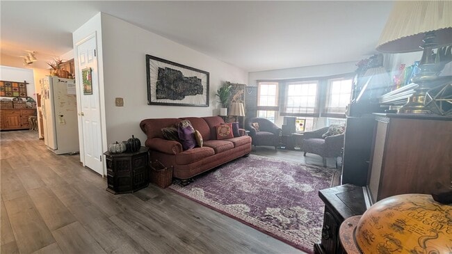 Building Photo - 6 Foxpointe Cir