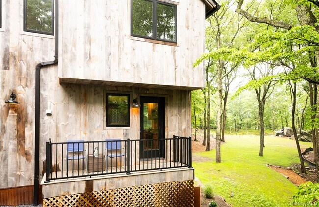 Building Photo - 51 Doe View Ln