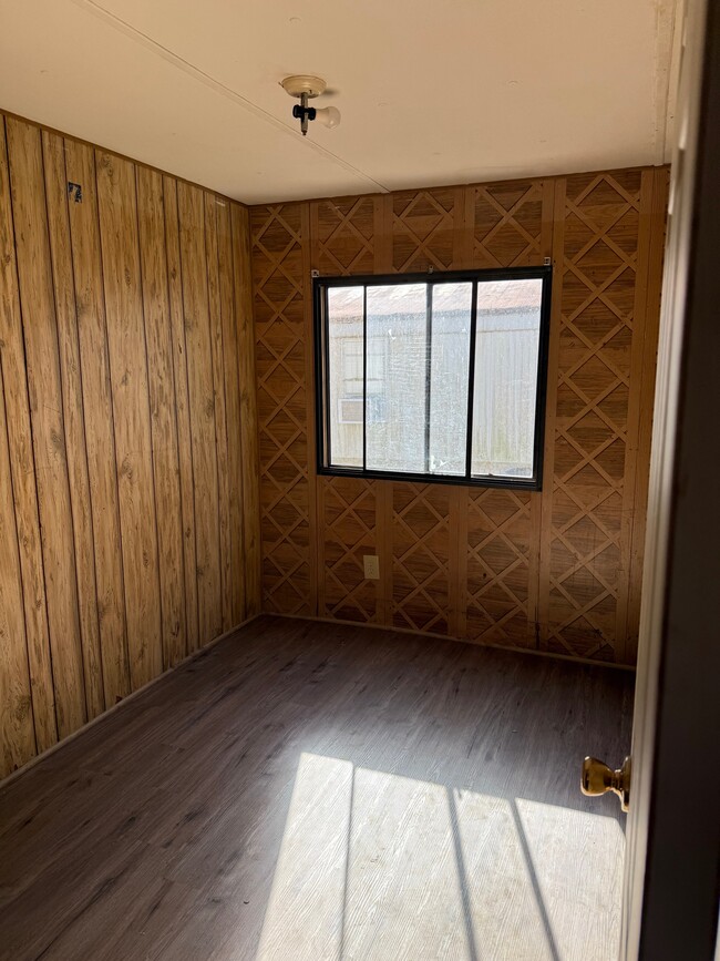 Building Photo - 1982 Glen Oaks Pecan Grove Lot 7