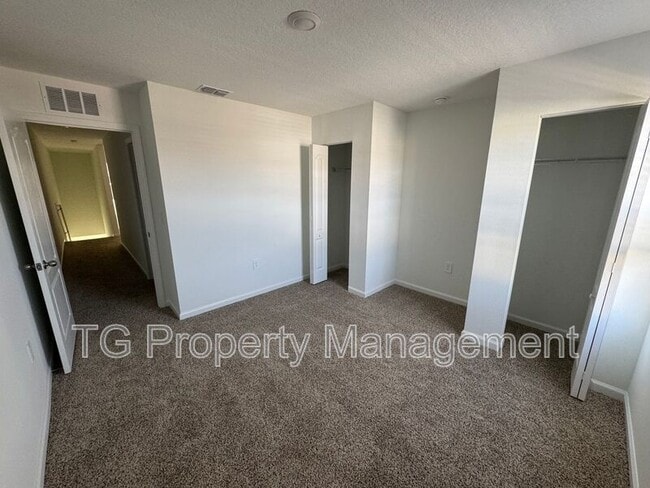 Building Photo - 62 Blue Hvn Rd