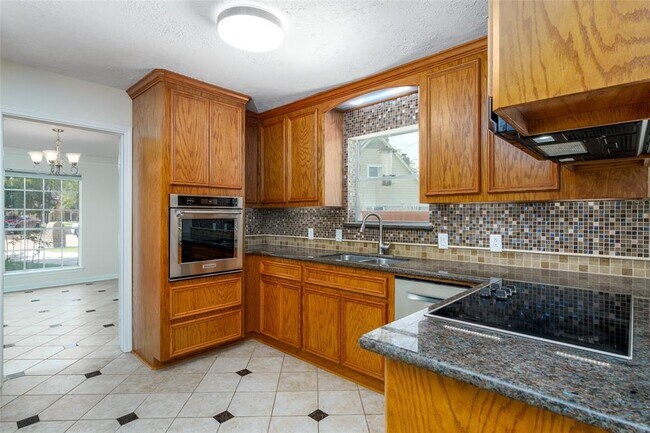 Building Photo - 11602 Jaycreek Dr