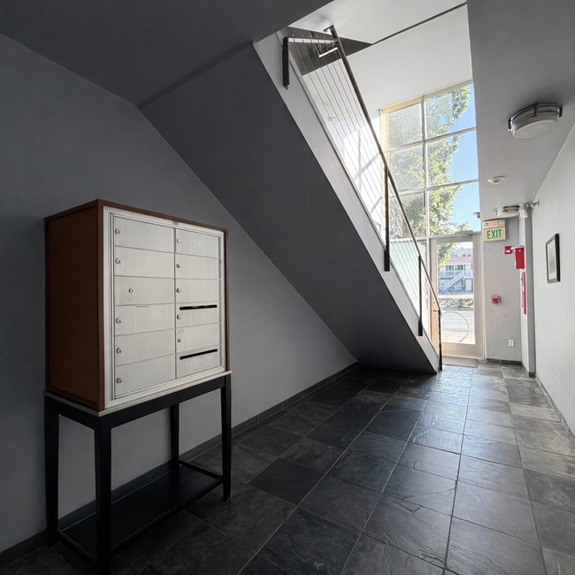 Building Photo - 1738 Lombard St