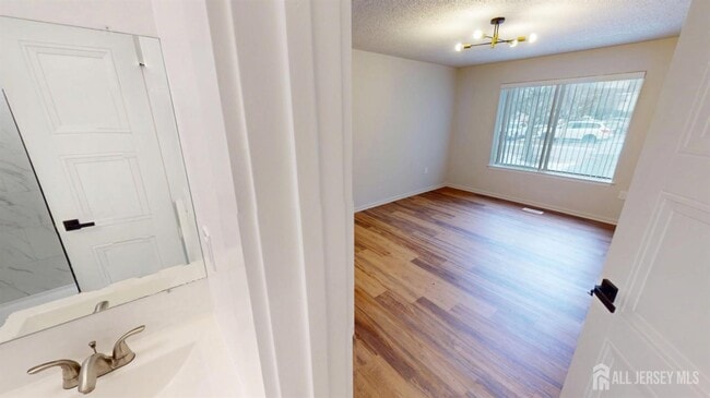 Building Photo - 29 Chatham Square