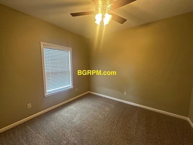 Building Photo - 4 BD 2 BA
