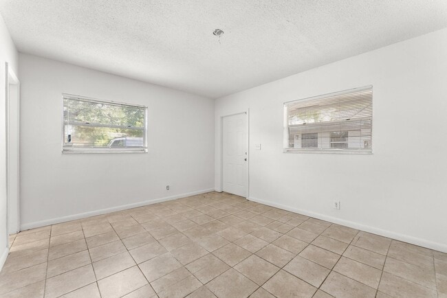 Building Photo - 923 W Las Olas Blvd