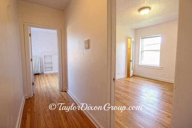 Building Photo - 7147 S Constance Ave