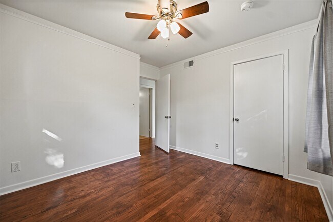 Building Photo - 4413 W 43rd St