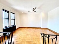 Building Photo - 3 bedroom in Bronx NY 10468