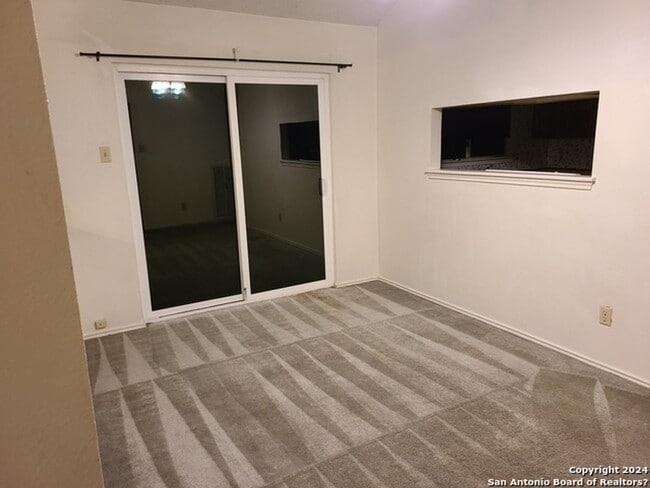 Building Photo - 620 Fern Meadow Dr