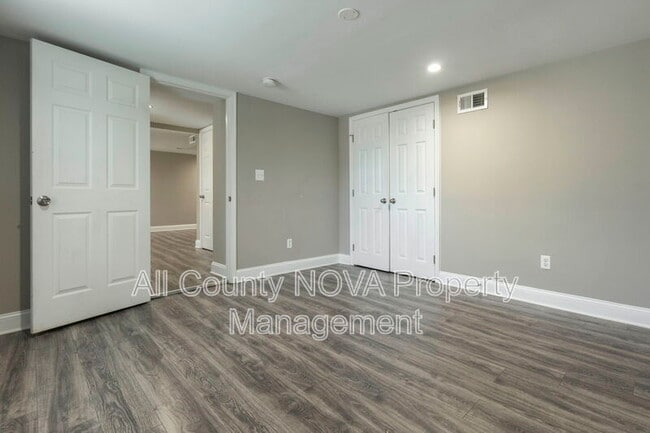 Building Photo - 5415 Brenner St