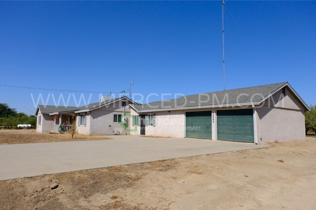 Building Photo - 15290 Sunset Dr
