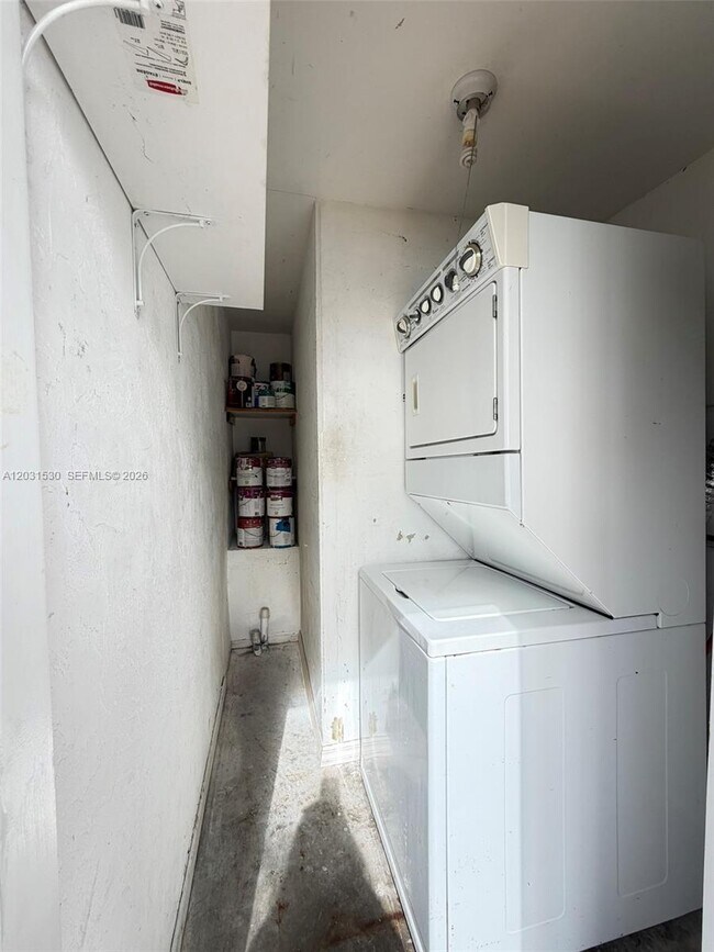 Building Photo - 11760 SW 123rd Ave