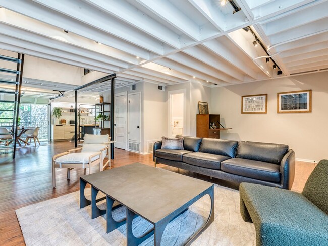 Building Photo - Fully appointed Loft with Lake Austin access!