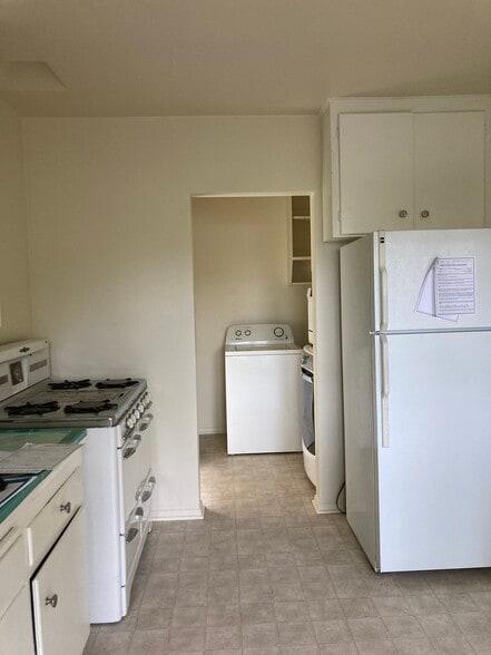 Building Photo - 805 Coeur D Alene Ave