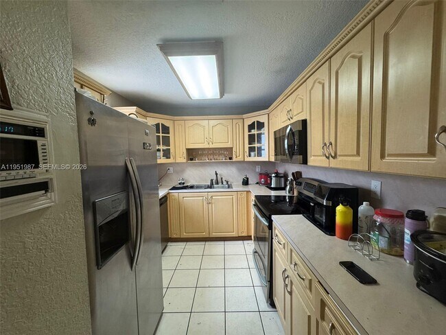 Building Photo - 1750 SW 137th Ct