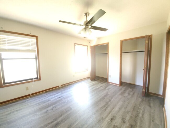 Building Photo - 545 Auburndale Ln