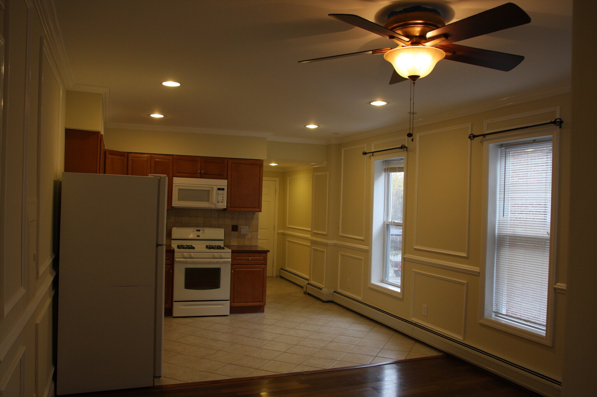 Building Photo - 46 W Main St