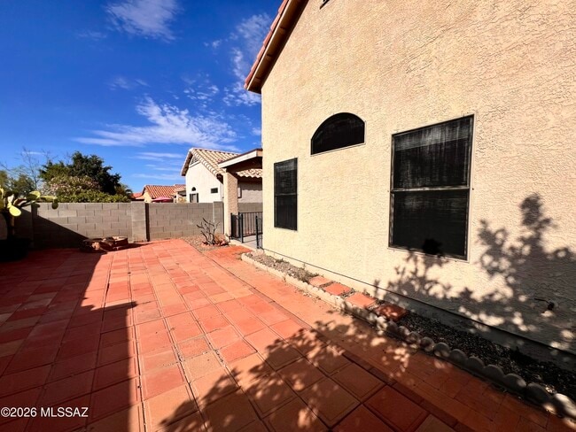 Building Photo - 12188 N Kylene Canyon Dr
