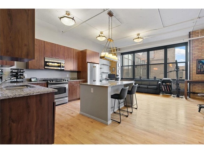 Building Photo - 290 Market St