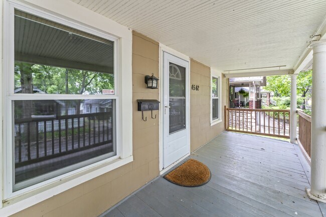 Building Photo - Coming Soon!! Charming 2-Bedroom Home!