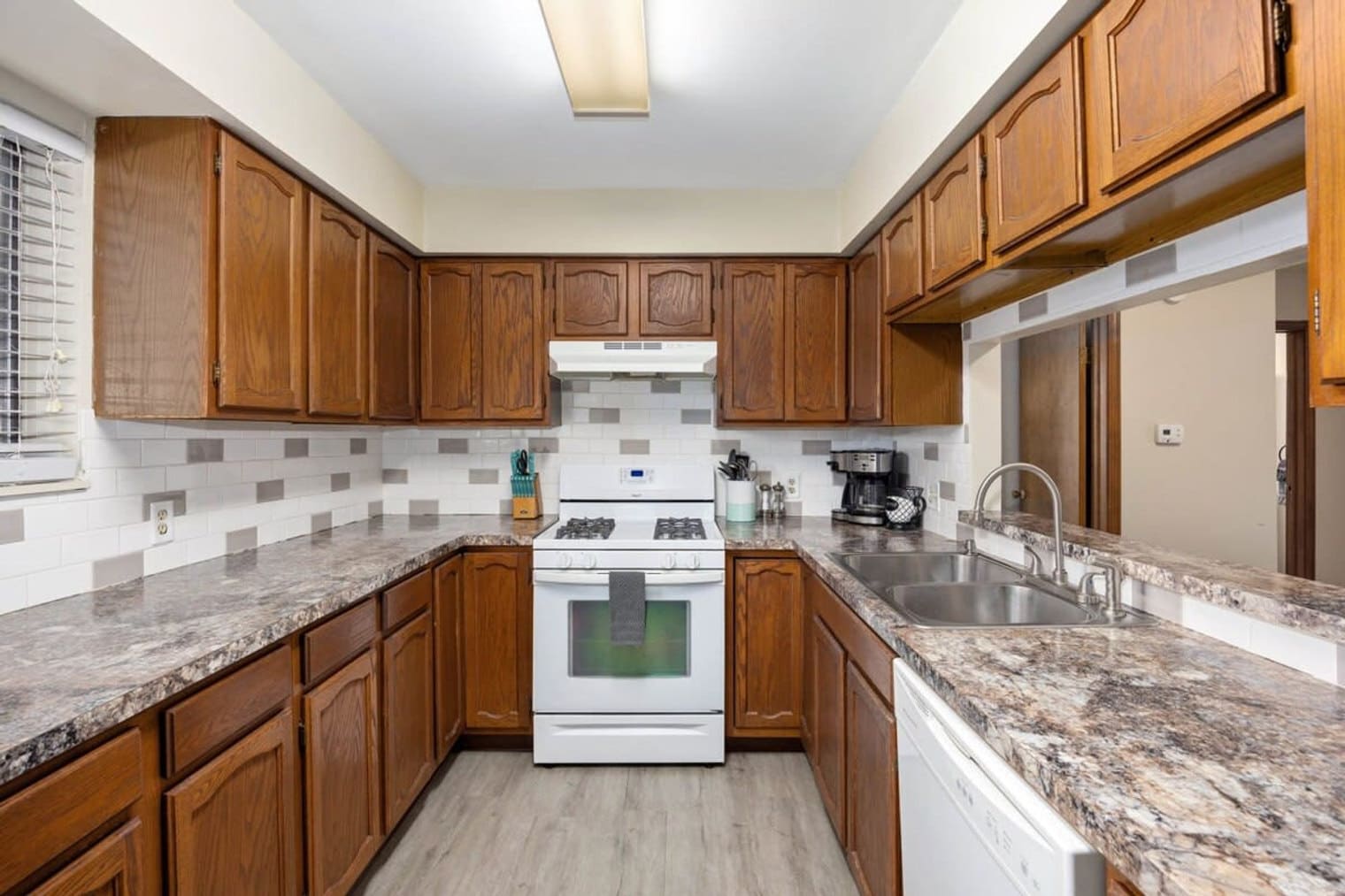 Building Photo - 6542 Bella Vista Dr NE