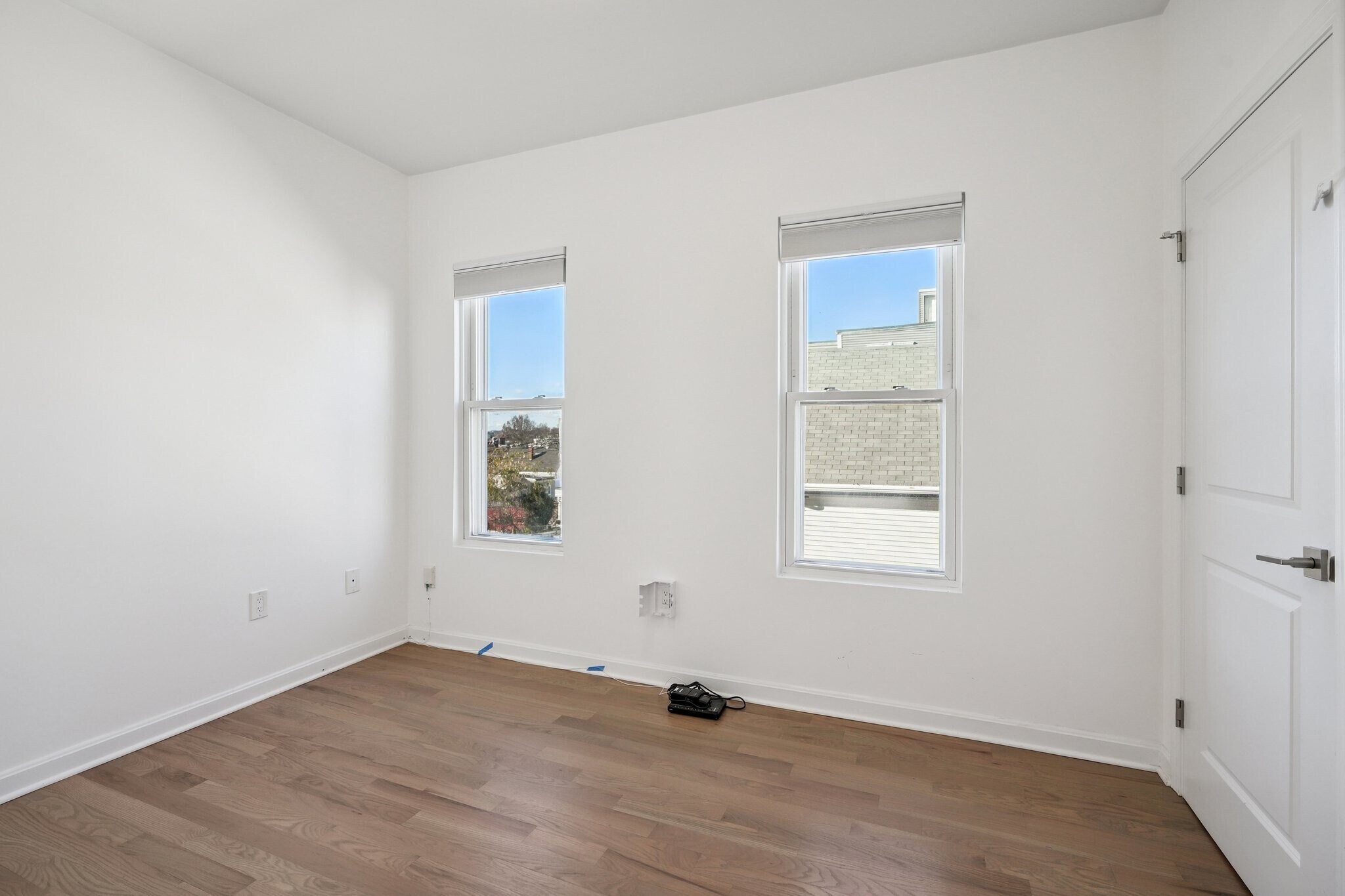 Building Photo - 77 Byron St