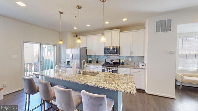 Building Photo - 2517 Francis Ln