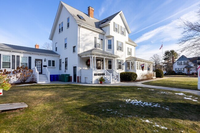 Building Photo - 430 N Main St