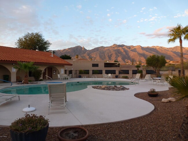 Building Photo - 5602 N Camino Del Sol