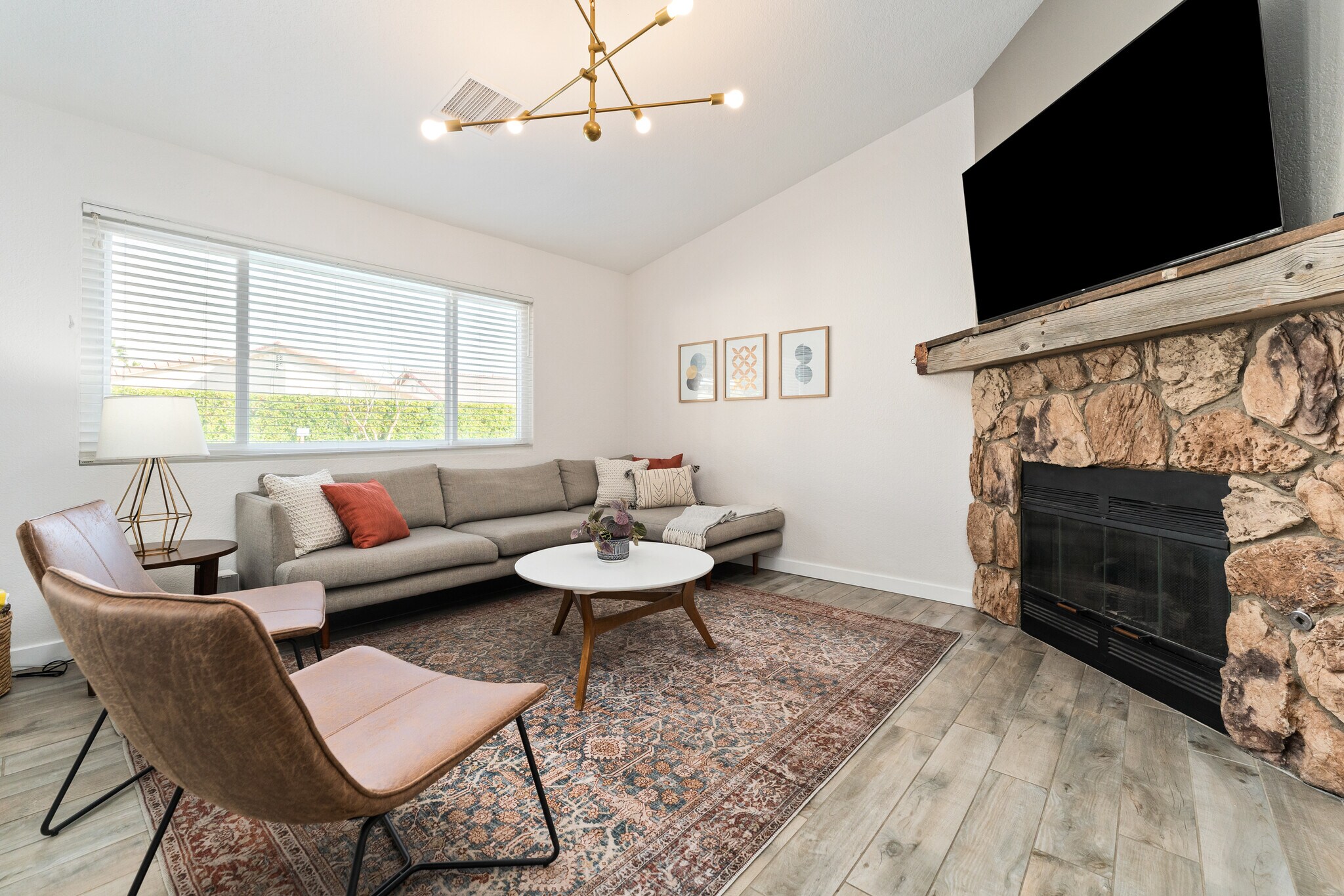 Living room - 79590 Port Royal Ave