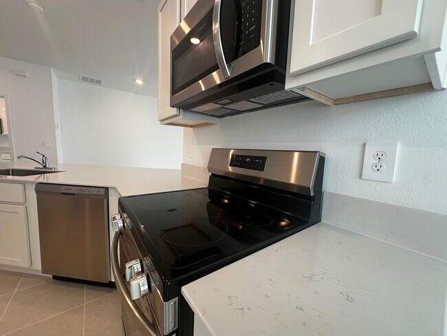 Building Photo - Stunning new construction 3/2 in Wynnstone Gated Community of Davenport.  Available now!