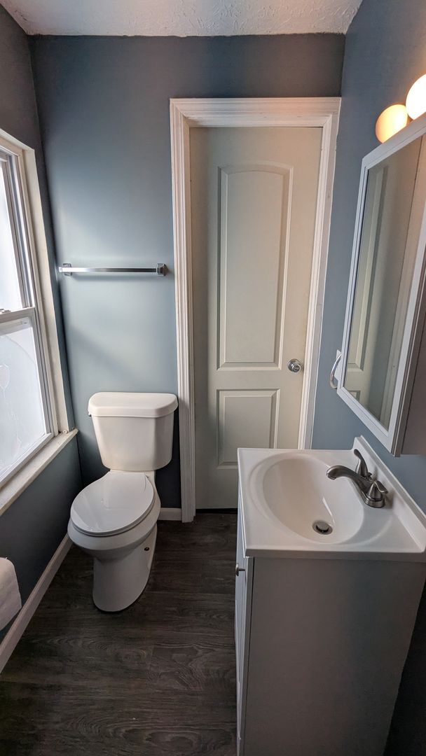 Building Photo - Welcome to this single-family home located...