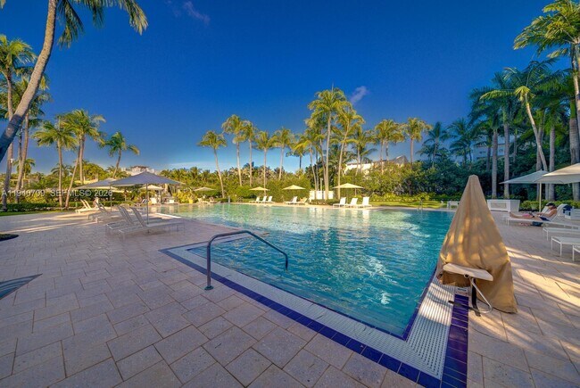 Building Photo - 1900 Sunset Harbour Dr