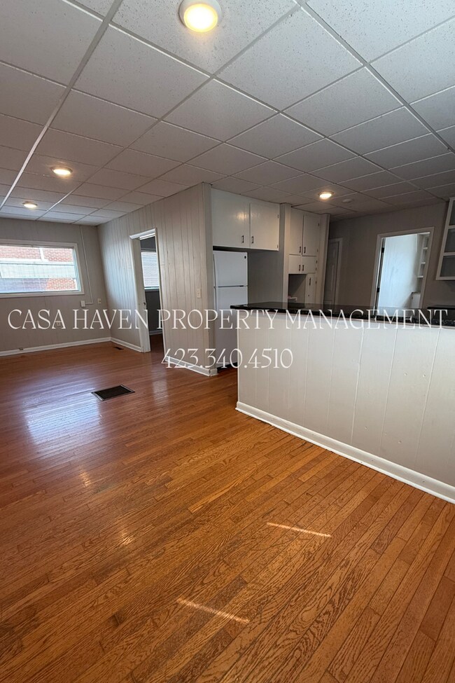 Building Photo - Johnson City, TN – 3 Bedroom Apartment with Utilities Included!