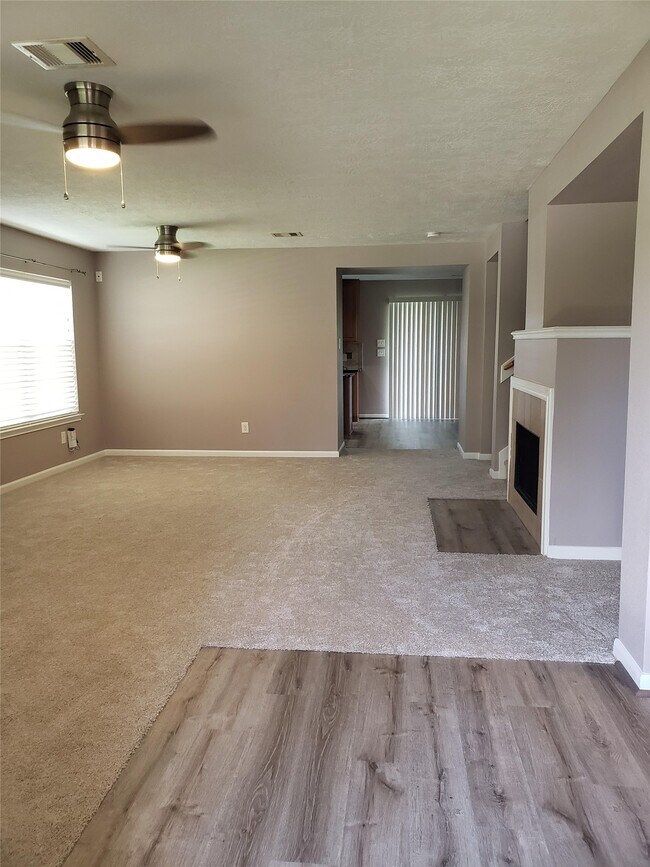 Building Photo - 29314 Legends Bluff Dr