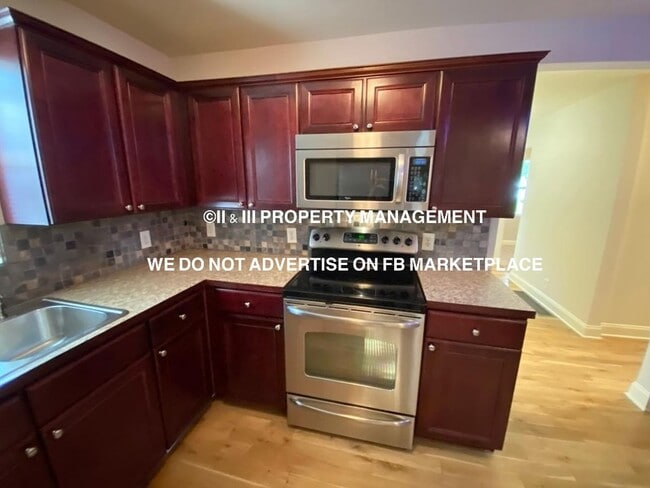 Building Photo - 512 W 86th St