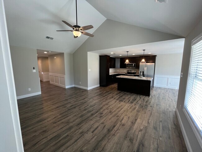 Building Photo - 910 Laurel Meadows Way