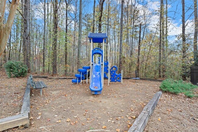 Building Photo - 16 Valleyside Dr