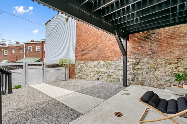 Building Photo - 4037 Penn Ave