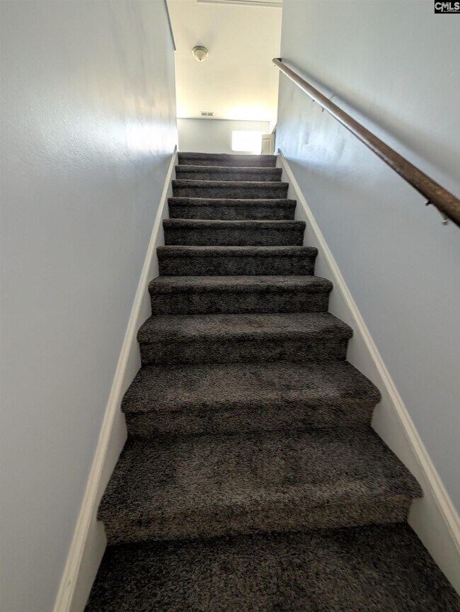 Building Photo - 13 Lillie Ln