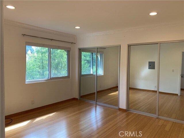 Building Photo - 3220 Altura Ave