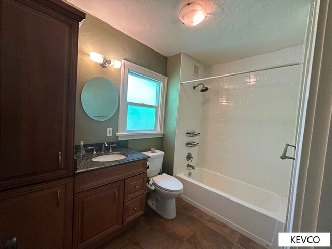 Building Photo - 115 Sylvan Ct