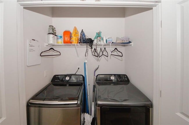 Building Photo - 10162 Benton Woods Dr