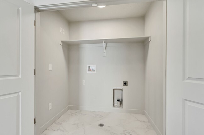 Building Photo - 4 Bedroom 3 Bathroom Home in Eagle Mountain!