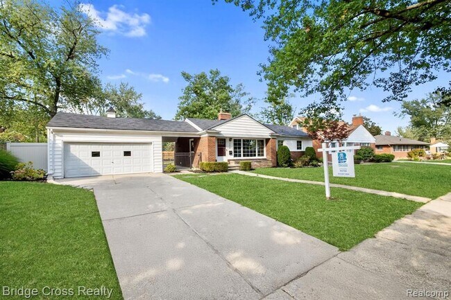 Building Photo - 2614 Essex St