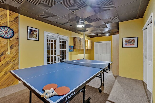 Building Photo - ***Half off September Rent with signed lea...